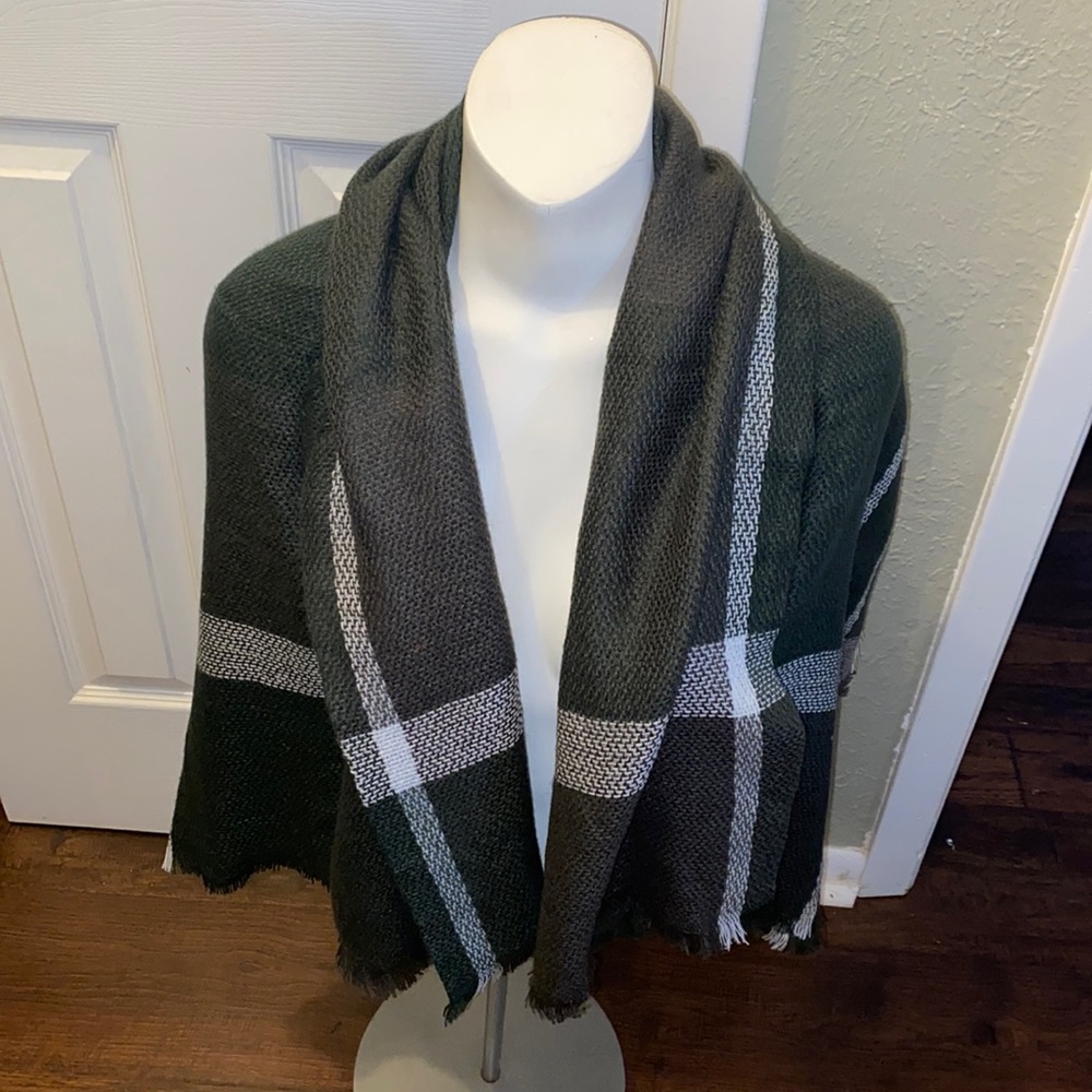 Scarf - Picture 1 of 4